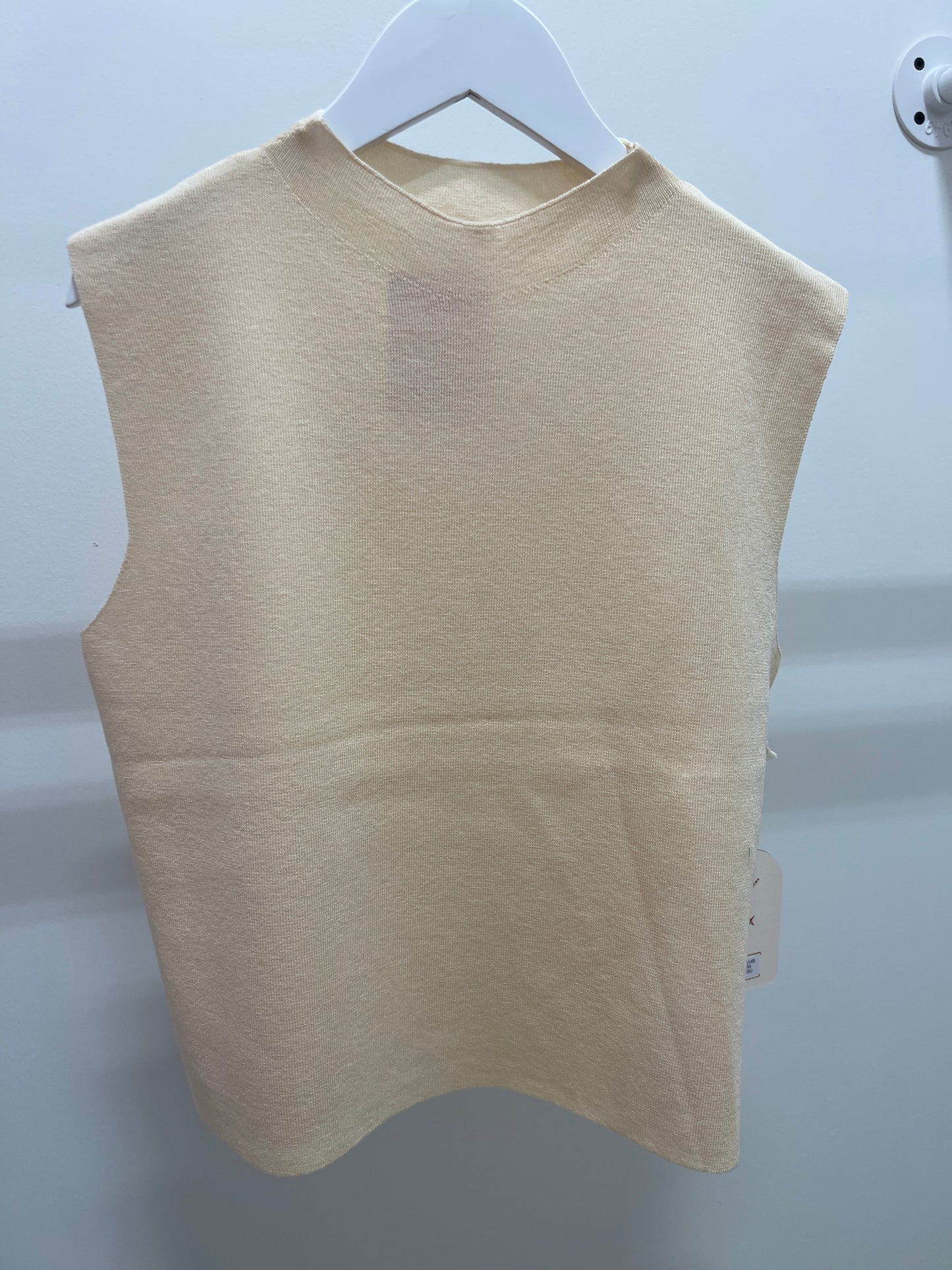 Betty Solid Top
