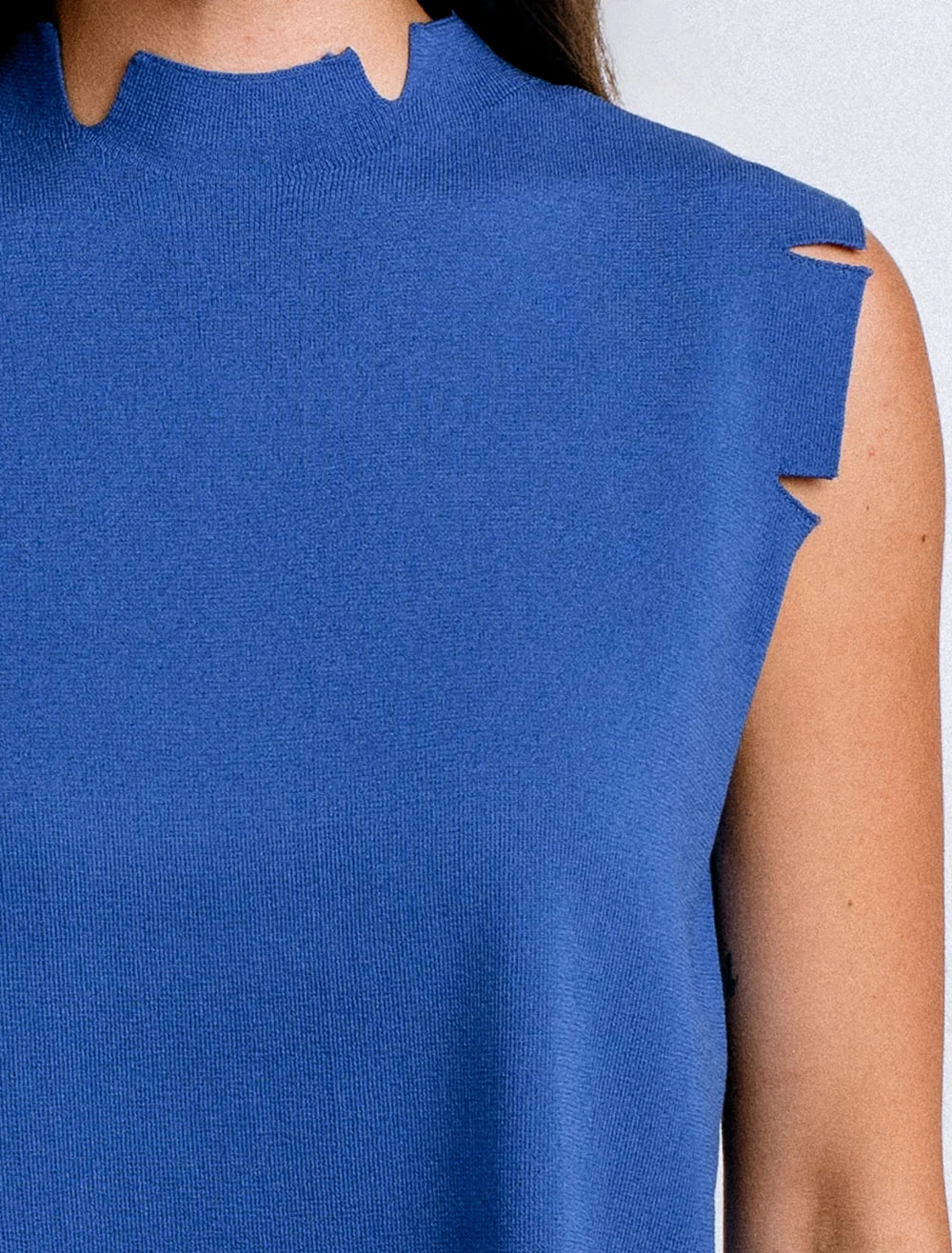 Betty V Top in Klein Blue